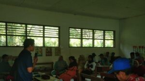 Guru-PAUD-Al-Hidayah-dan-Komite-saat-rapat-bersama-membahas-sekolah-yang-ditutup-Kades-Tanambuah