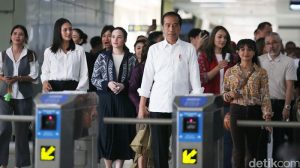 jokowi-ajak-artis-jajal-lrt-jabodebek-6