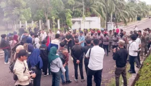 demo-buruh-1-768x435