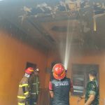 Respons Cepat Kodim 0911/Nunukan Bantu Padamkan Kebakaran Rumah Warga, Api Berhasil Dikendalikan Tanpa Korban Jiwa