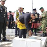 Ziarah TMP Telabang Bangsa, Gubernur Ajak Generasi Muda Jaga Semangat Pahlawan
