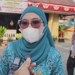 PKK Kecamatan Nunukan, Polsek & Bhayangkari Turun Langsung Bagikan Masker di Tengah Kabut Asap